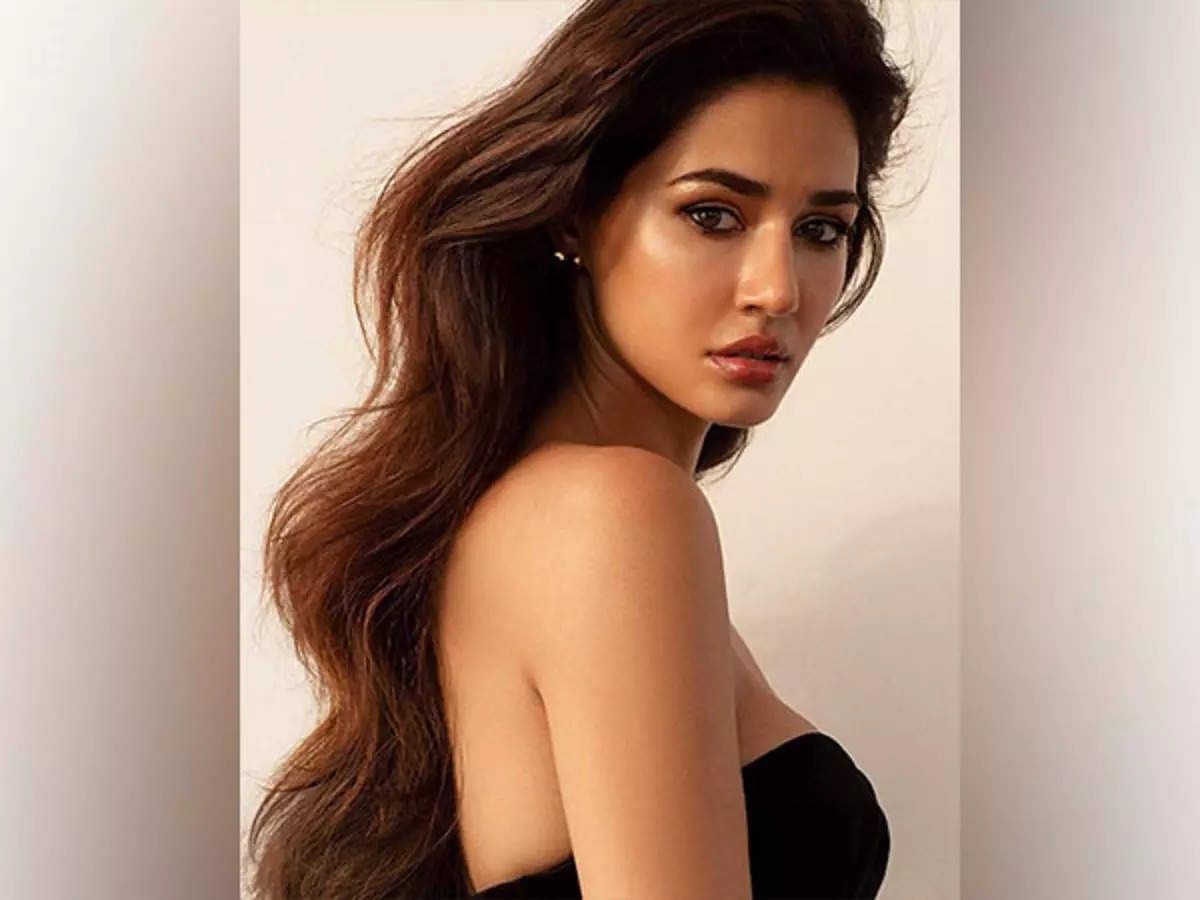 Disha Patani captivates in her latest pictures | Hindi Movie News - Times of India