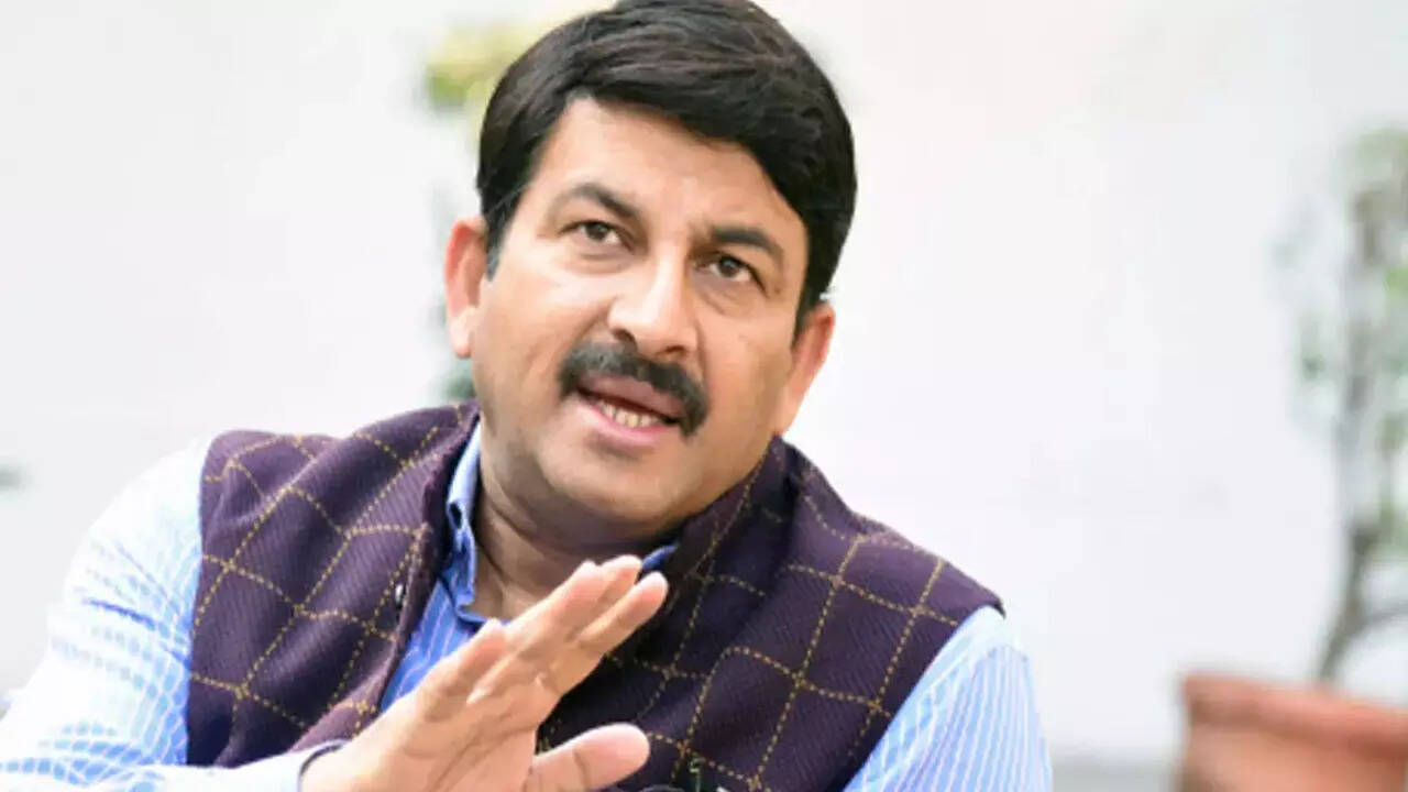 Probe ordered by court, Delhi deputy CM Manish Sisodia trying to hide  corruption: Manoj Tiwari | Delhi News - Times of India