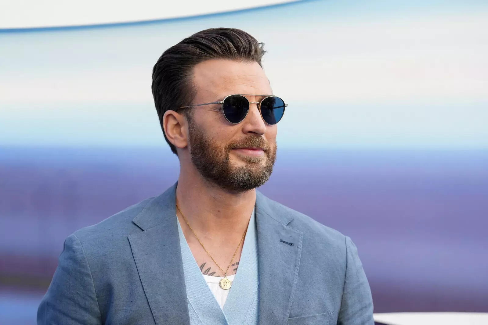 'Captain America' upgrades from iPhone 6s - Times of India