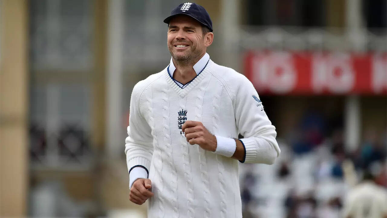 James Anderson replaces Jamie Overton 