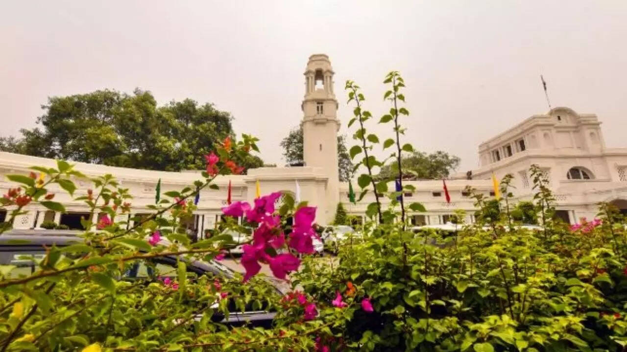 Nehru Enclave, New Delhi Map, Property Rates, Projects, Photos