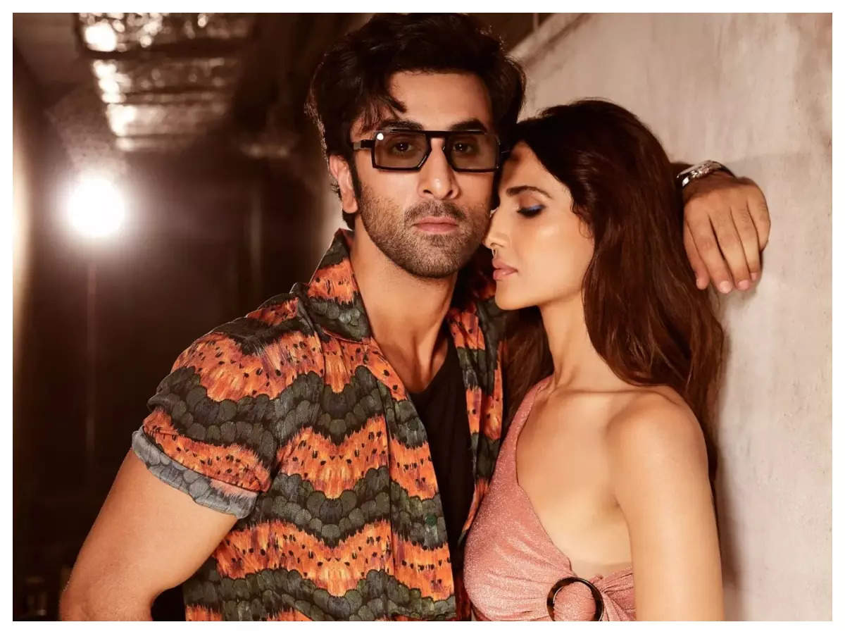 Shamshera: Ranbir Kapoor and Vaani Kapoor pull off the steamiest photoshoot  ever ahead of the big release [VIEW PICS]