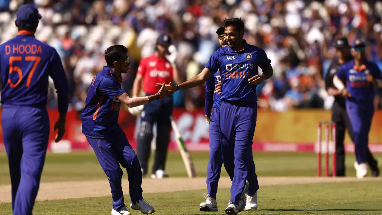 Bhuvneshwar Kumar took three wickets in India's series-clinching 49-run win in the 2nd T20I (Reuters Photo)