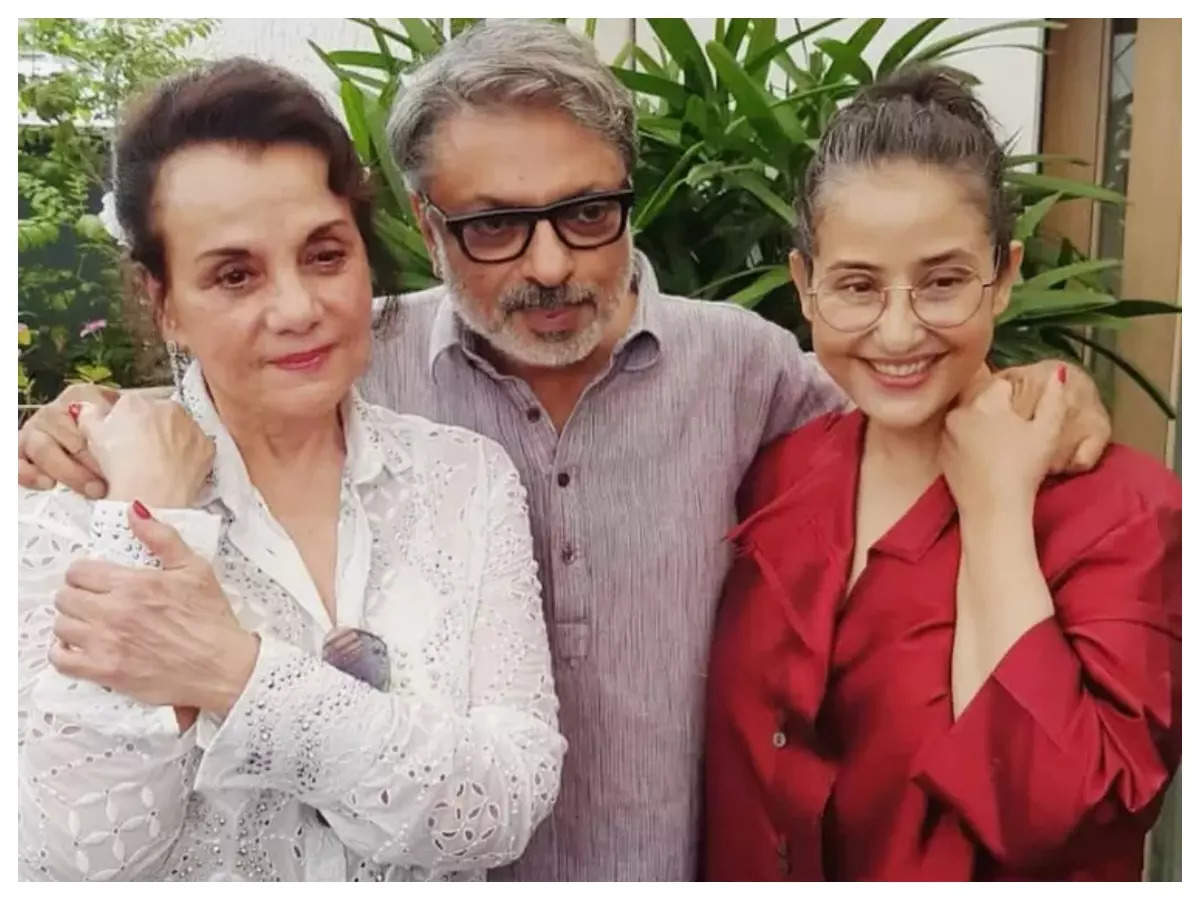 Manisha Koirala shares a lovely photo with Sanjay Leela Bhansali and Mumtaz; fans get excited for Heeramandi Hindi Movie News picture