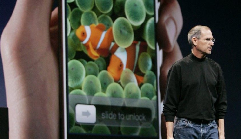 Apple iPhones may finally get this wallpaper that Steve Jobs showed in the  first iPhone - Times of India
