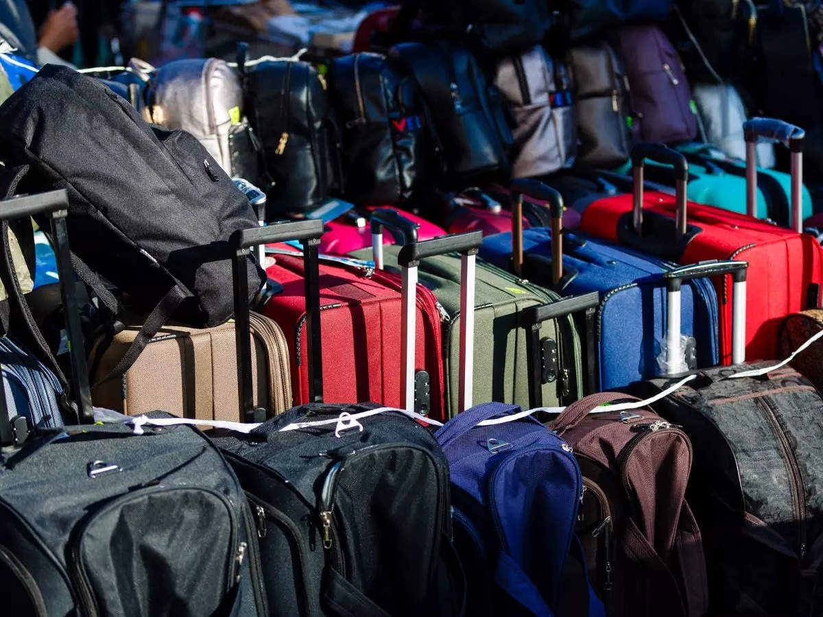 Airlines are losing baggage more than ever! Why and what to do if you lose yours?