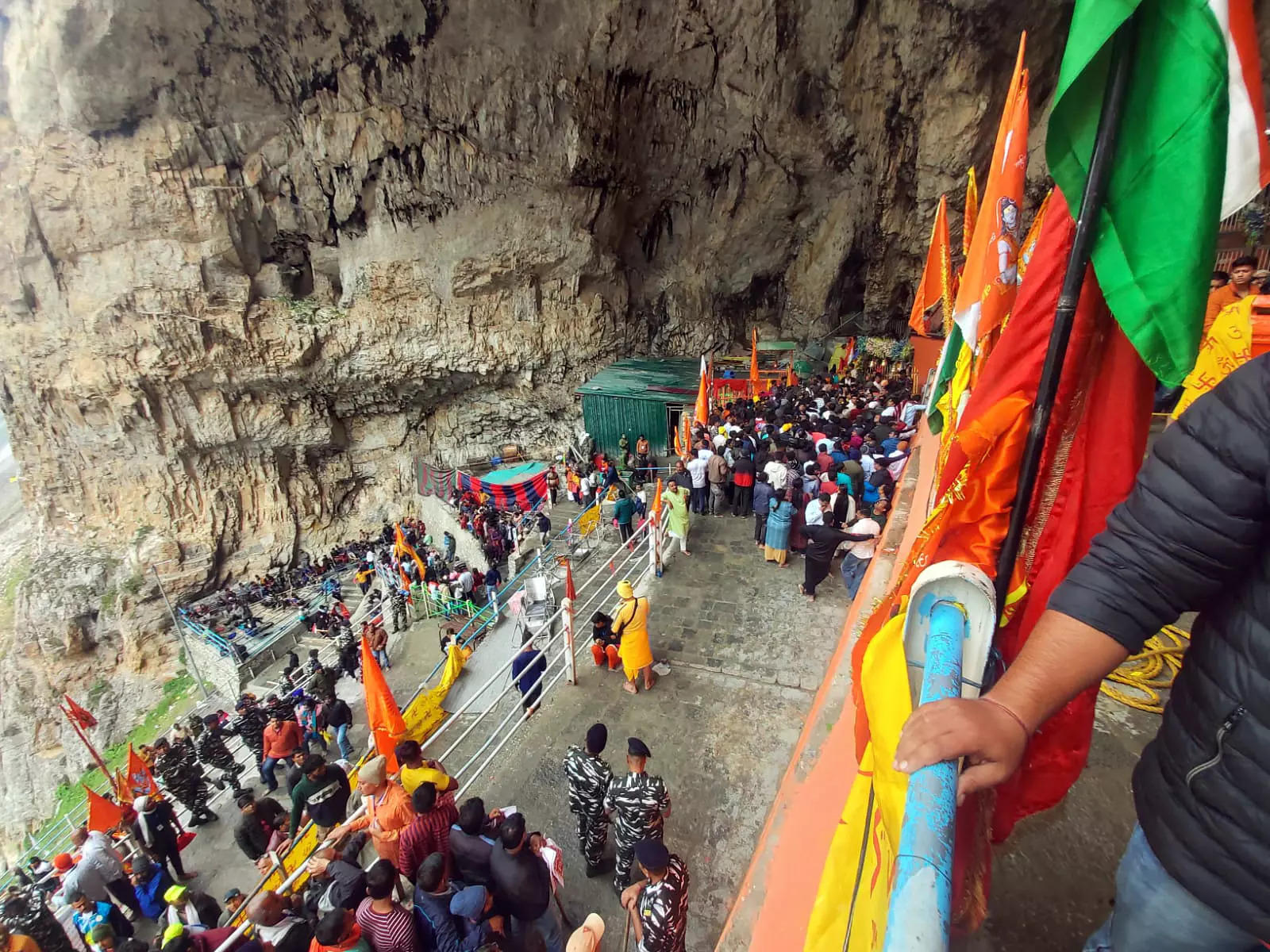 Watch Amarnath Cave Temple receives snowfall