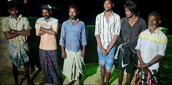 Sri Lankan Navy arrested six fishermen from Palk Bay area and seized their boats, accusing them of poaching in the country's territorial waters on Thursday. (File photo: ANI)