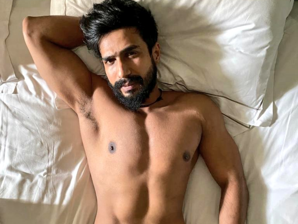 After Ranveer Singh, Vishnu Vishal posts nude photos on social media Tamil Movie News image
