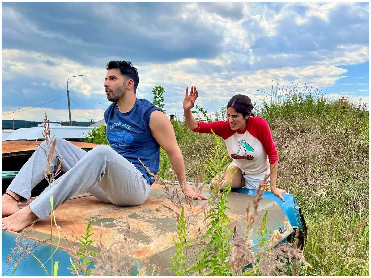 Varun Dhawan delightfully annoys Janhvi Kapoor at 'Bawaal' sets | Hindi  Movie News - Times of India