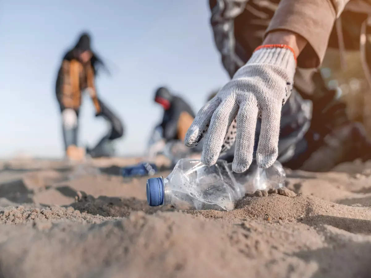 India undertakes a massive 75-day campaign to clean up 75 beaches