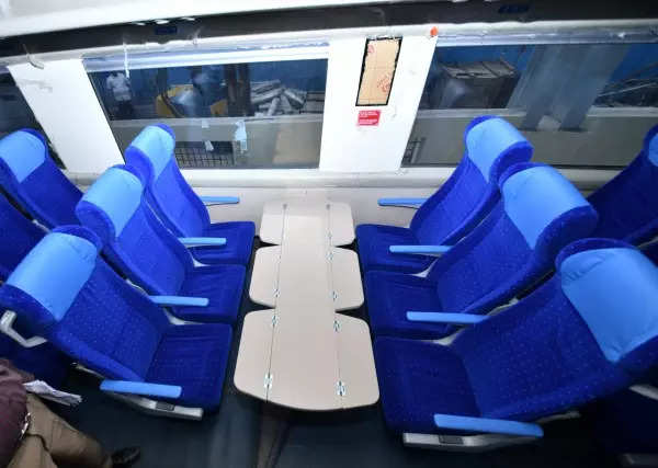 Vande Bharat Train: 15 new features Indian Railways passengers can look  forward to; see pics | India Business News - Times of India