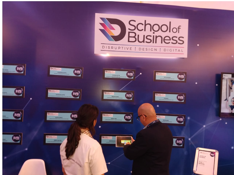 A-D-School-of-Business-faculty-member-interacting-with-a-student-