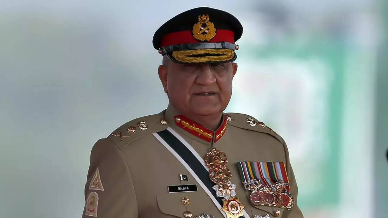 Pakistan army chief reaches out to UAE, Saudi authorities on IMF loan (AP)