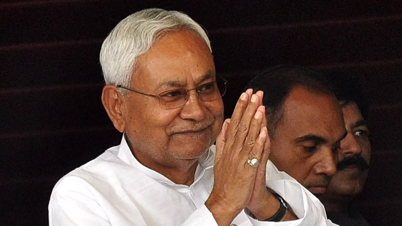 Bihar: Is Nitish Kumar set for another U-turn? | India News - Times of India