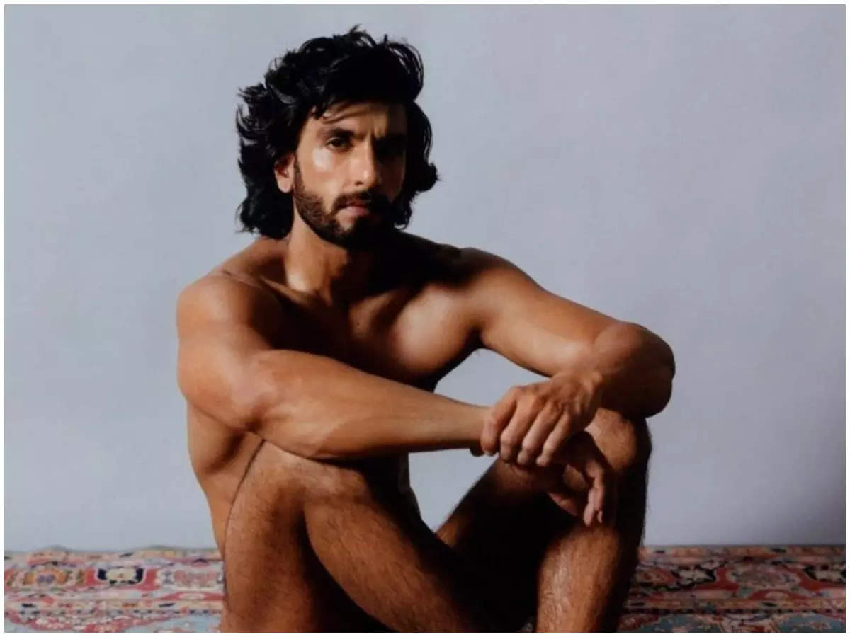 Entertainment Updates: Ranveer Singh served notice by Mumbai Police over  nude photoshoot controversy; to appear before cops on August 22 - The Times  of India