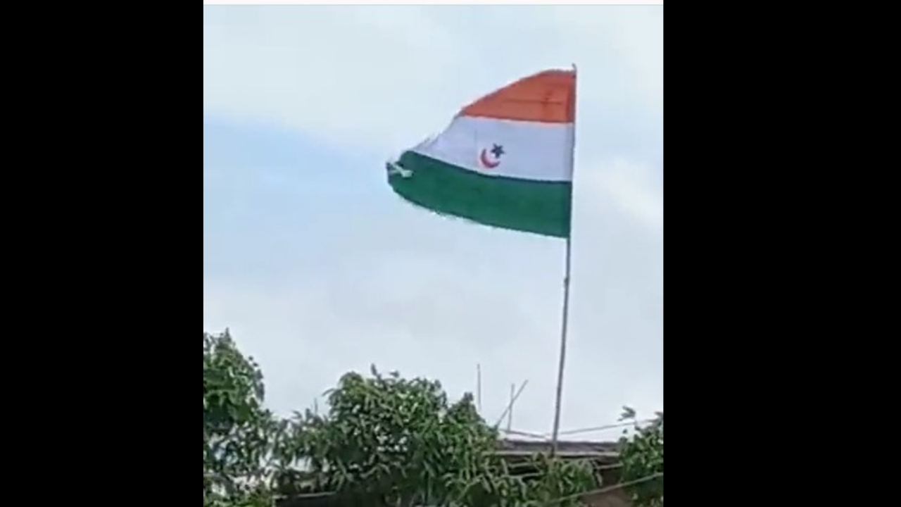 After the complaint, both the tampered flags were immediately removed and Muzaffarpur SSP Jayant Kant orderd a probe into it.