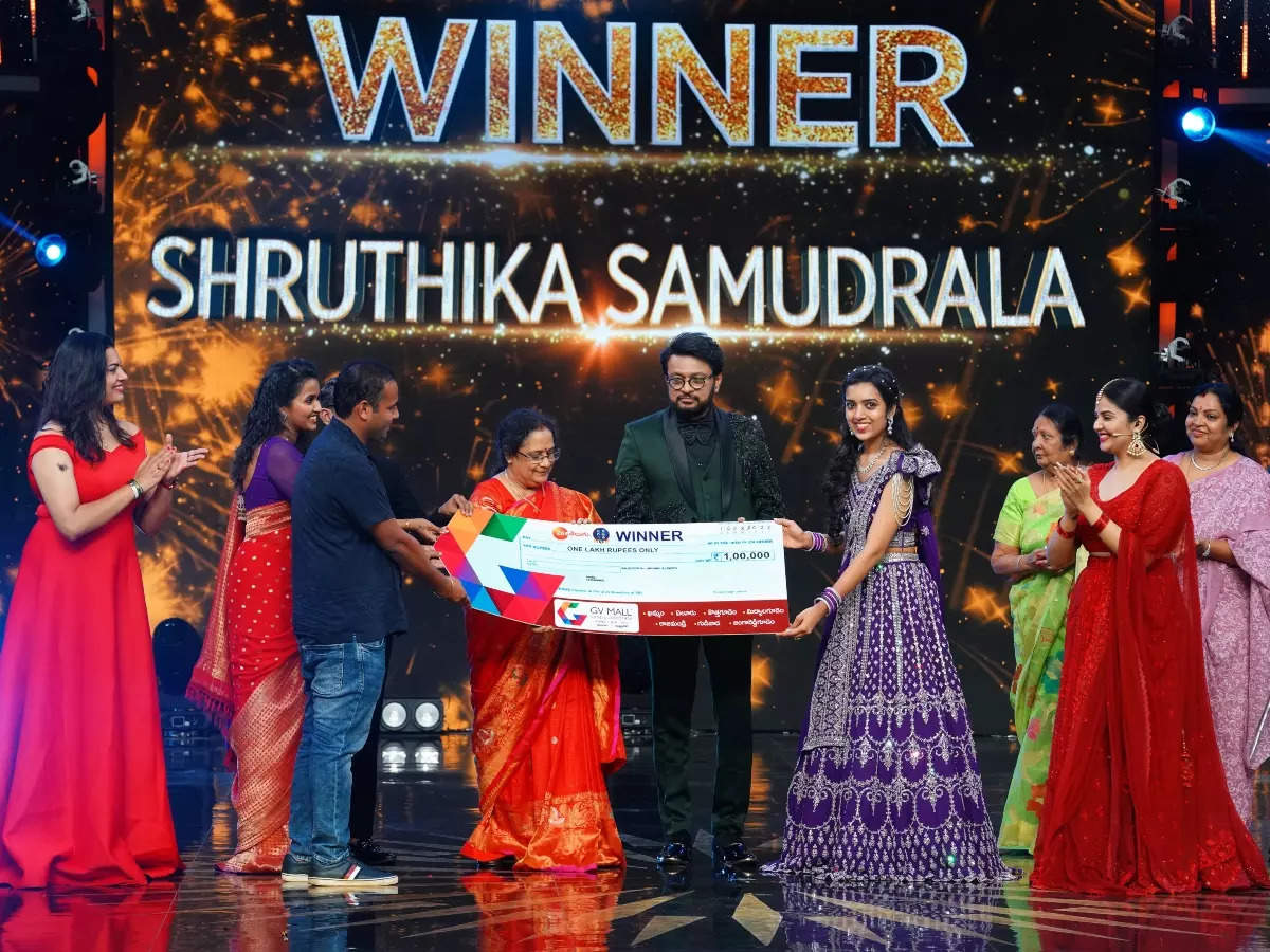 Sa Re Ga Ma Pa Telugu 14 Winner Shruthika Samudrala Lifts The Trophy Wins Prize Money Of Rs 1 Lakh And A Car Times Of India