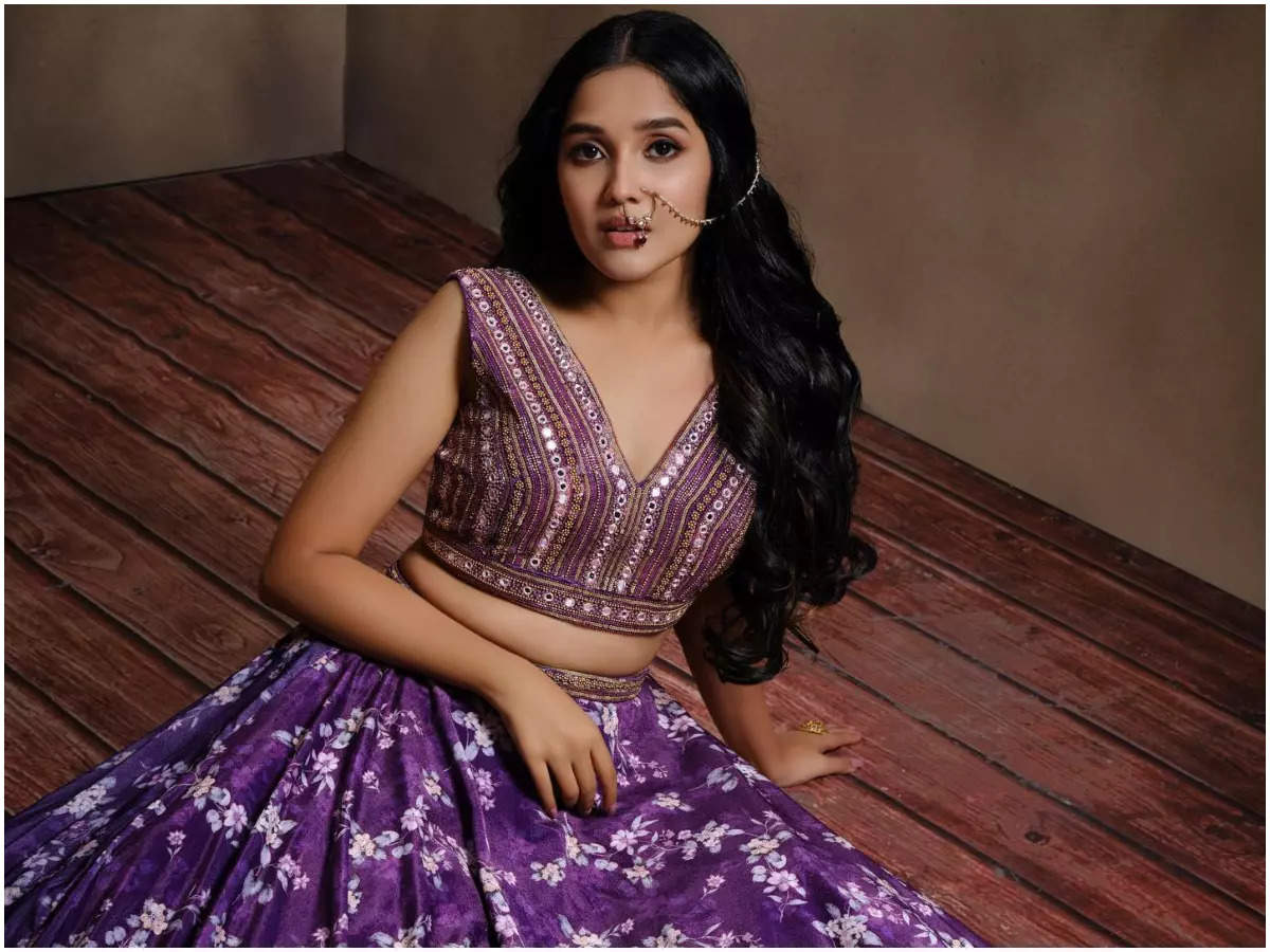 Anikha Surendran To Headline Oh My Darling Malayalam Movie News Times Of India