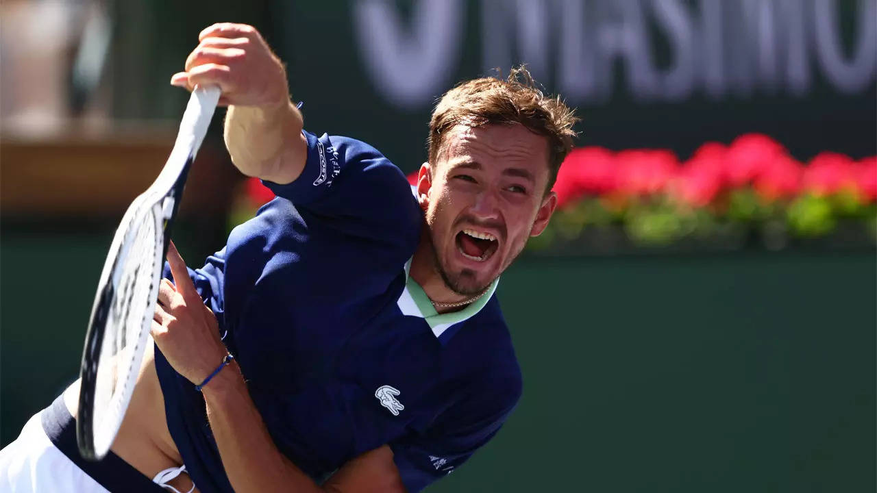 Daniil Medvedev returns to final four in Cincinnati, Elena Rybakina out Tennis News