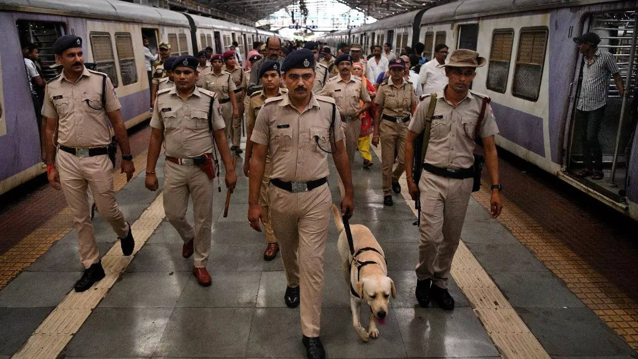 Mumbai Traffic Police receive WhatsApp messages threatening '26/11-type' attack, probe launched