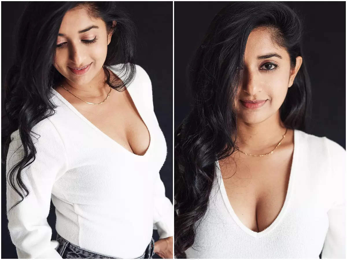 Meera Jasmine breaks the internet with her latest pictures! | Malayalam  Movie News - Times of India