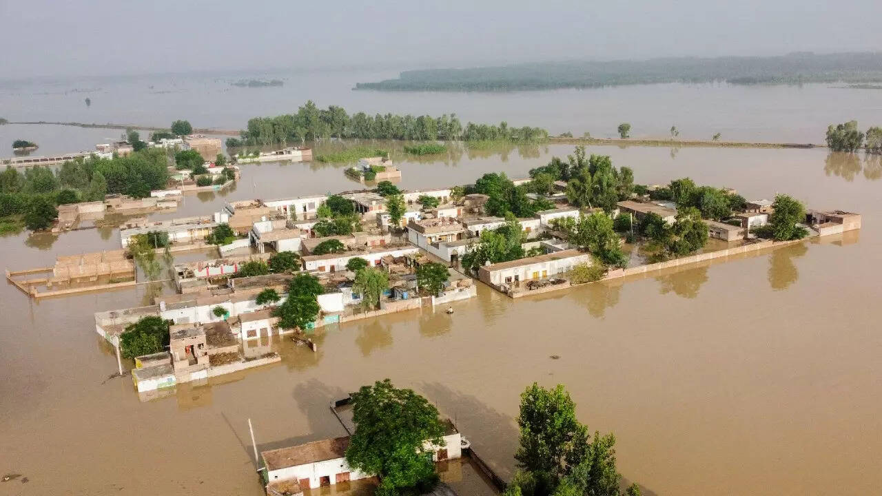 A general view of a flooded area after heavy monsoon rains is pictured from atop a bridge in Charsadda district in the Khyber Pakhtunkhwa province of Pakistan. (AFP photo)