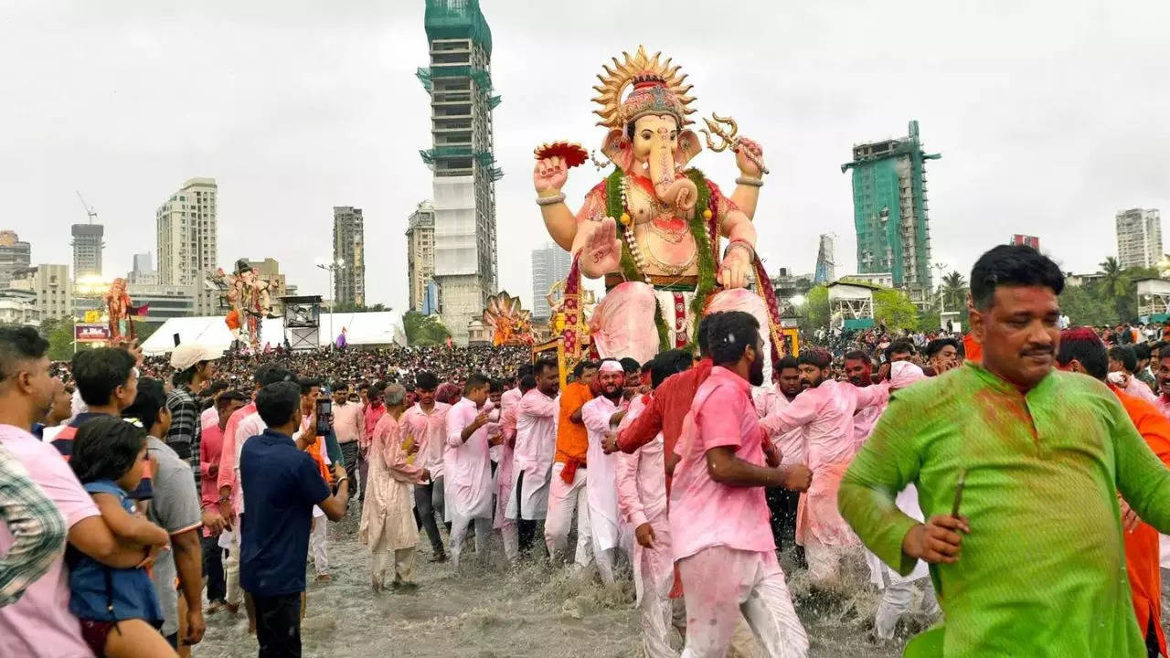 Mumbai bids farewell to Lord Ganesha, over 38,000 idols immersed ...
