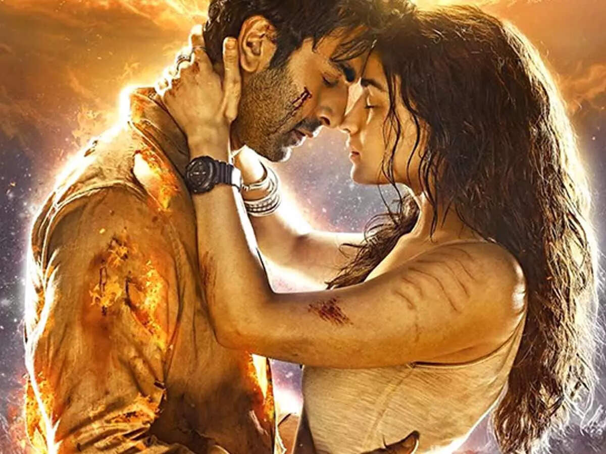 Brahmastra Budget In Hindi Brahmastra' Hindi first weekend box office collection: Ranbir Kapoor's  sci-fi drama earns a whopping Rs 104 crore! | Hindi Movie News - Times of  India