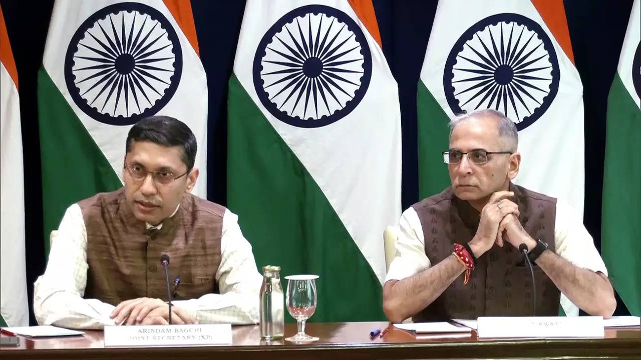 Foreign secretary Vinay Kwatra and ministry of external affairs official spokesperson Arindam Bagchi during a press conference regarding the Shanghai Cooperation Organization (SCO) Summit 2022.