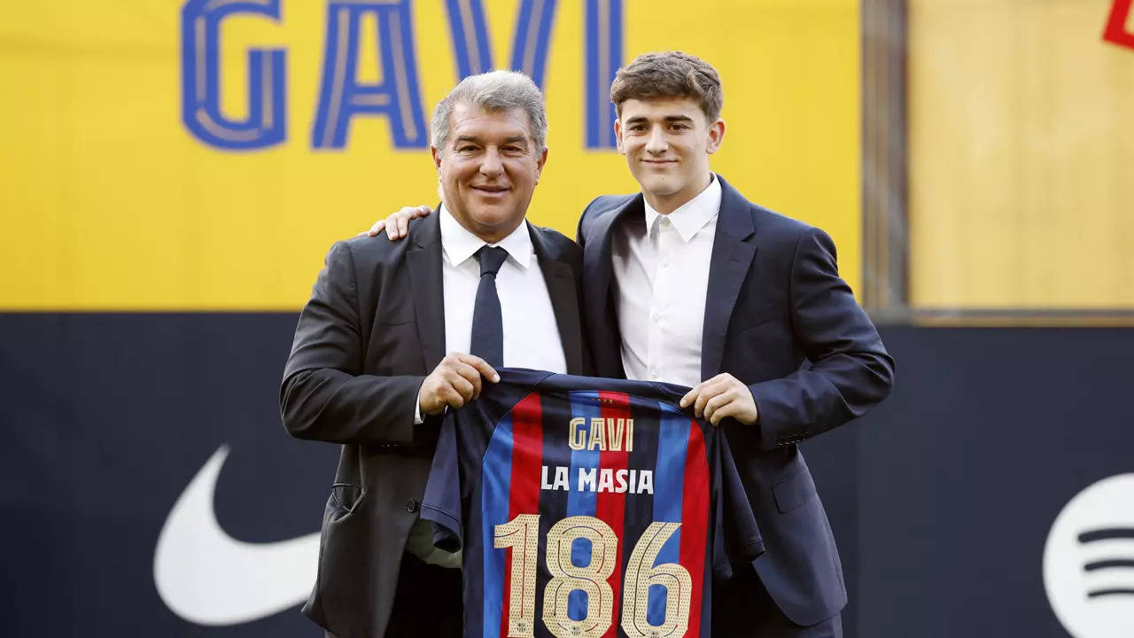 FC Barcelona's Gavi signs a new contract. (Reuters Photo)
