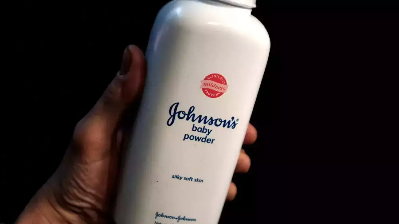 An FDA statement said in the interest of “public health at large”, it cancelled the manufacturing licence for Johnson’s Baby Powder.