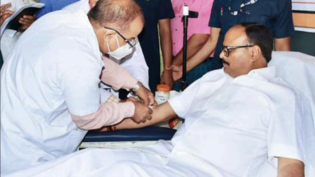 Deputy CM Brajesh Pathak donating blood in Lucknow on Saturday