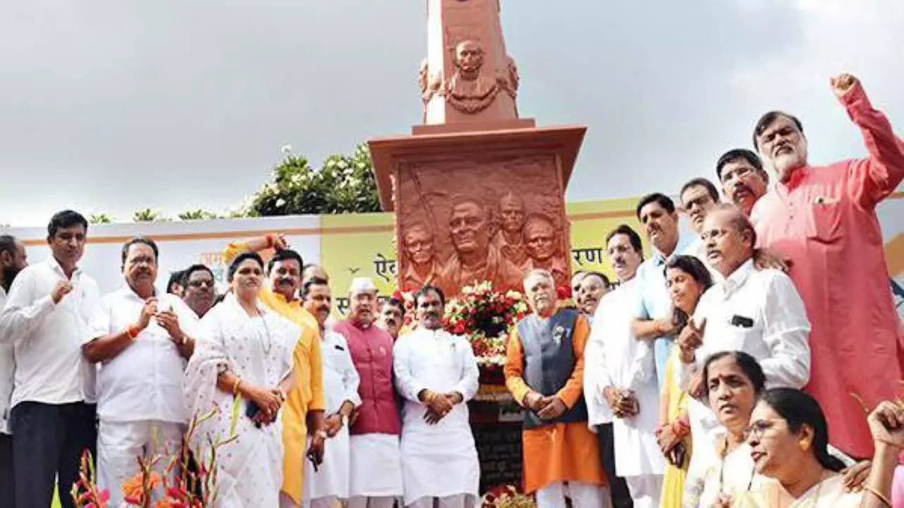 Sena office-bearers, led by Ambadas Danve and Chandrakant Khaire, celebrated Marathawada Liberation Day at 9 am