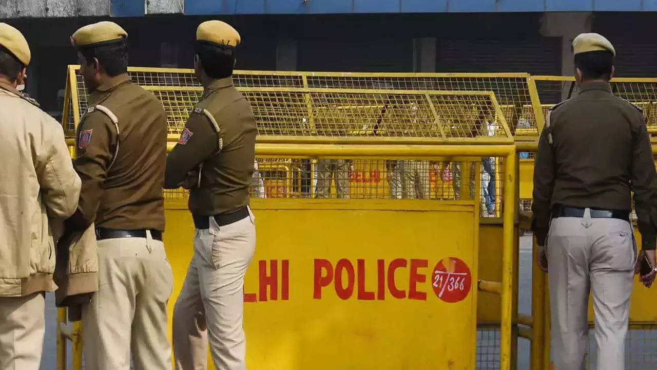 The Delhi Police explained that once a call is received, details are shared with the DCP concerned and the couple concerned is moved to a "safe house" after following the due procedure. (Representative image)