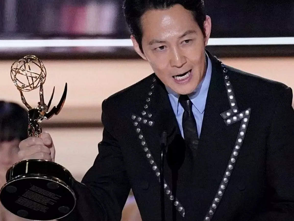 Squid Game' star Lee Jung-jae tests COVID-19 positive after attending Emmy  Awards - Times of India