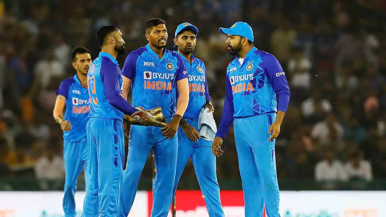India vs Australia 1st T20I: How India lost the plot in overs 17-19 and the  death overs bowling conundrum | Cricket News - Times of India