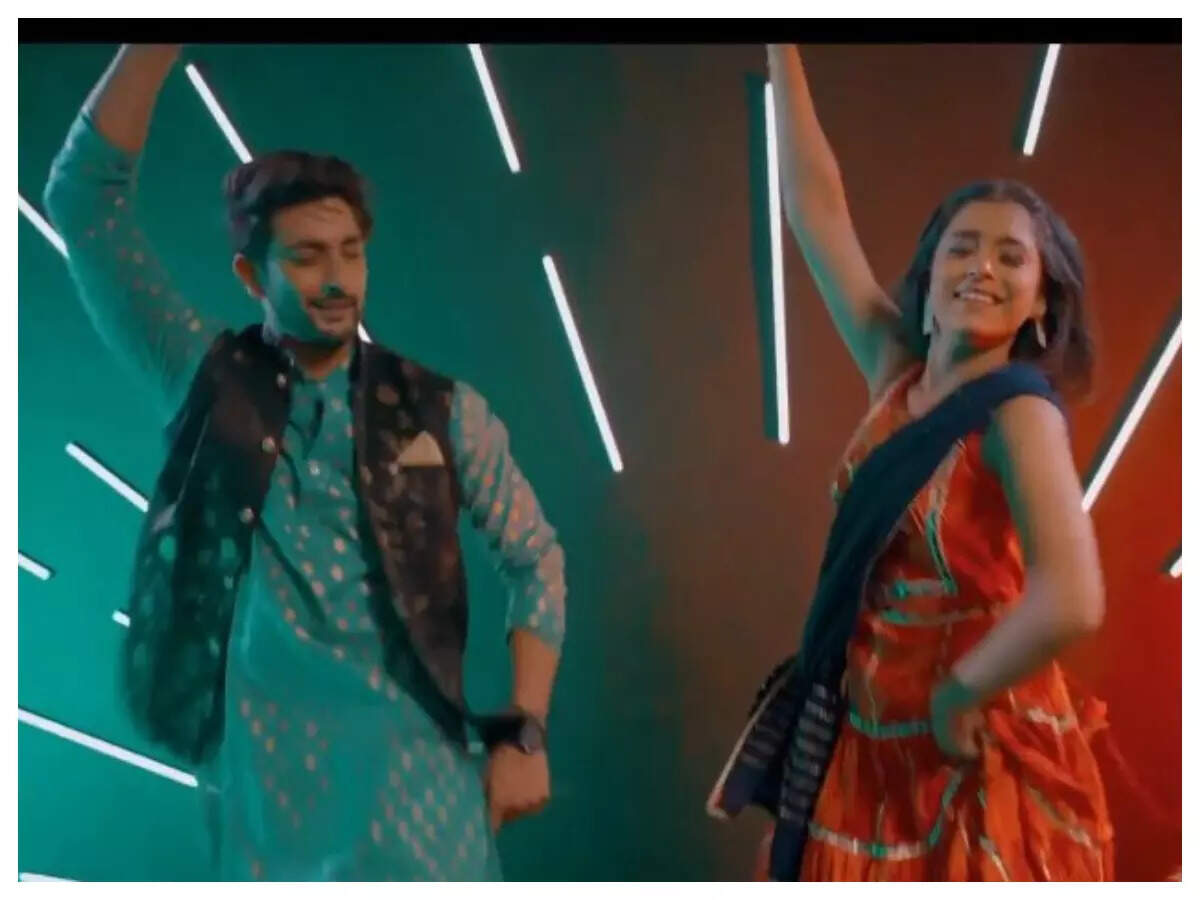 Fahmaan Khan And Sumbul Touqeer S New Song Ishq Ho Gaya Released Fans Shower Them With Love Times Of India