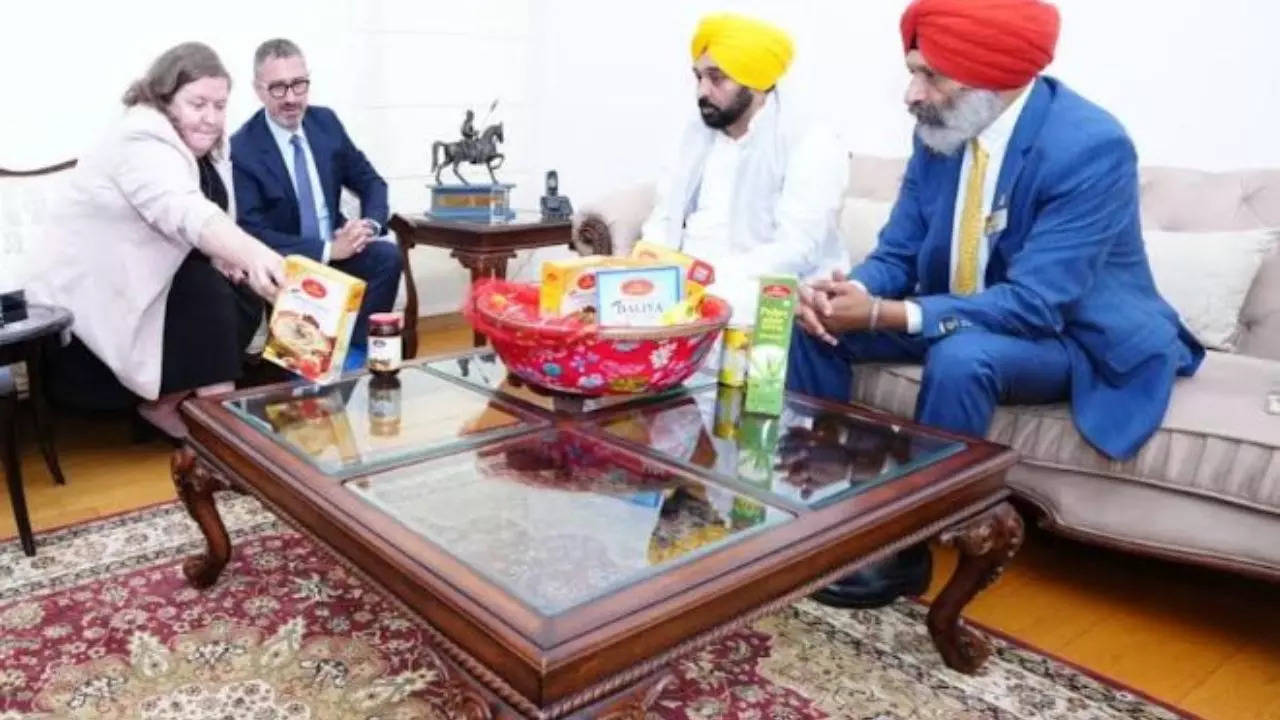 In a meeting with a delegation of the Canada province which called on him on Monday, Bhagwant Mann advocated strong and cordial ties between Punjab and the Canadian province.