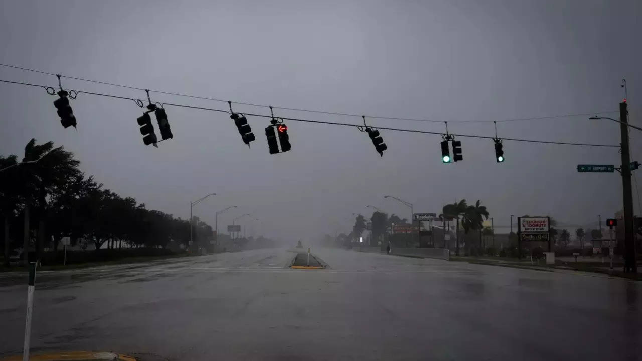 Hurricane Ian approches Florida (Reuters)