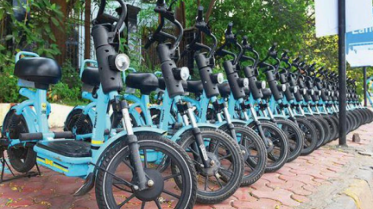 A fleet of 1,000 e-bikes will be available at 180 bus stops to begin with