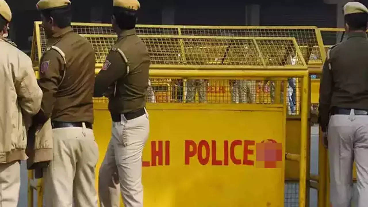 Delhi Police arrest four PFI members a week after ban | Delhi News - Times  of India