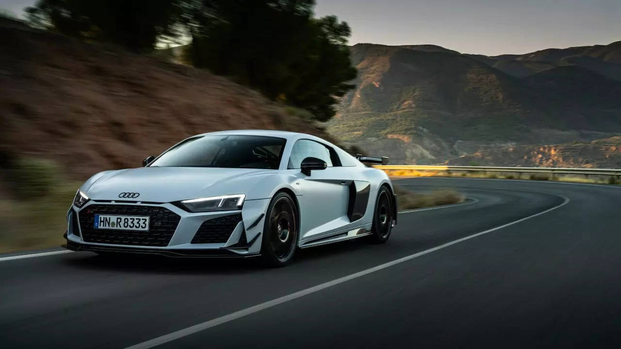gaffel St sofa Limited Audi R8 V10 GT RWD revealed as the supercar's last hurrah: 612 BHP,  320 km/h top speed - Times of India