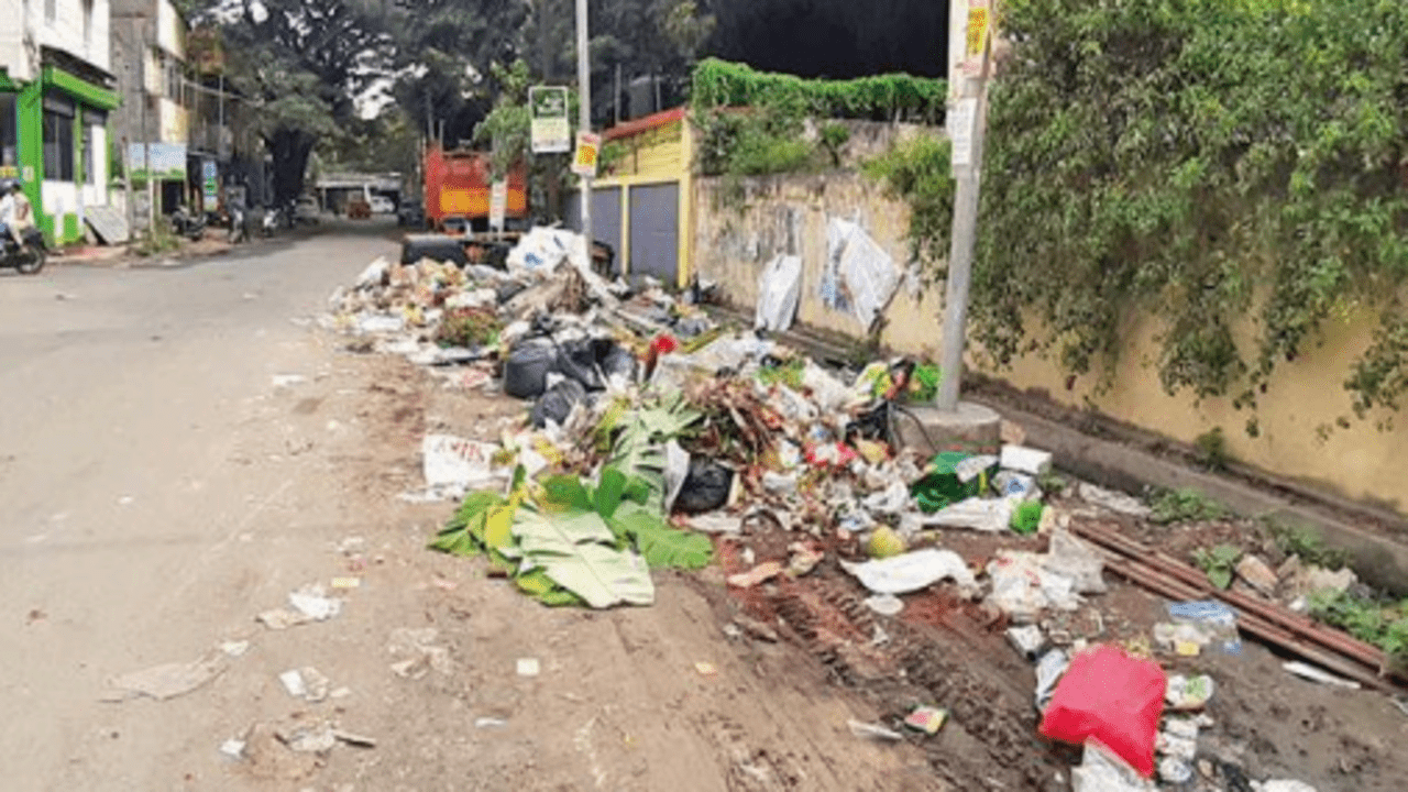On Wednesday, civic workers were involved in clearing heaps of garbage piled up in Coimbatore city