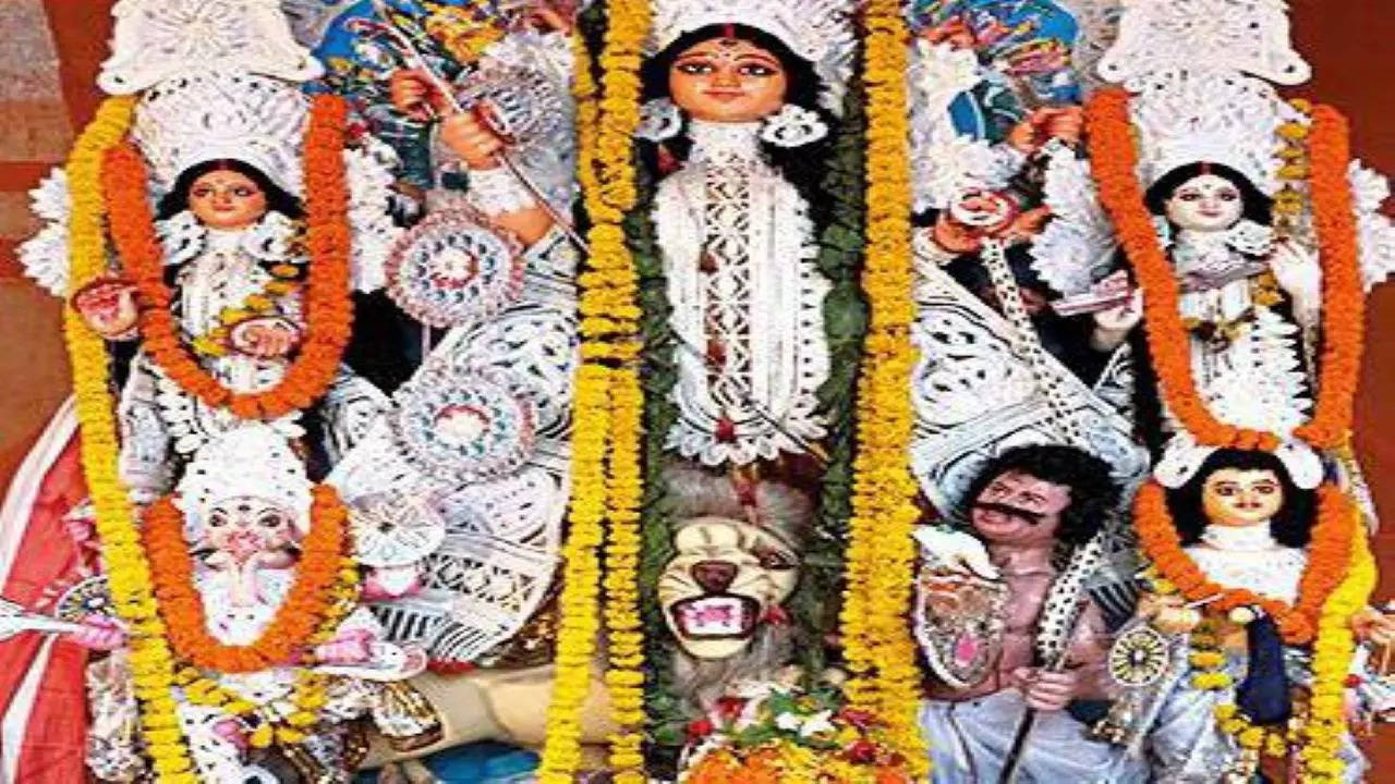 After police intervention, the Asura idol, which resembled Gandhi, was changed 
