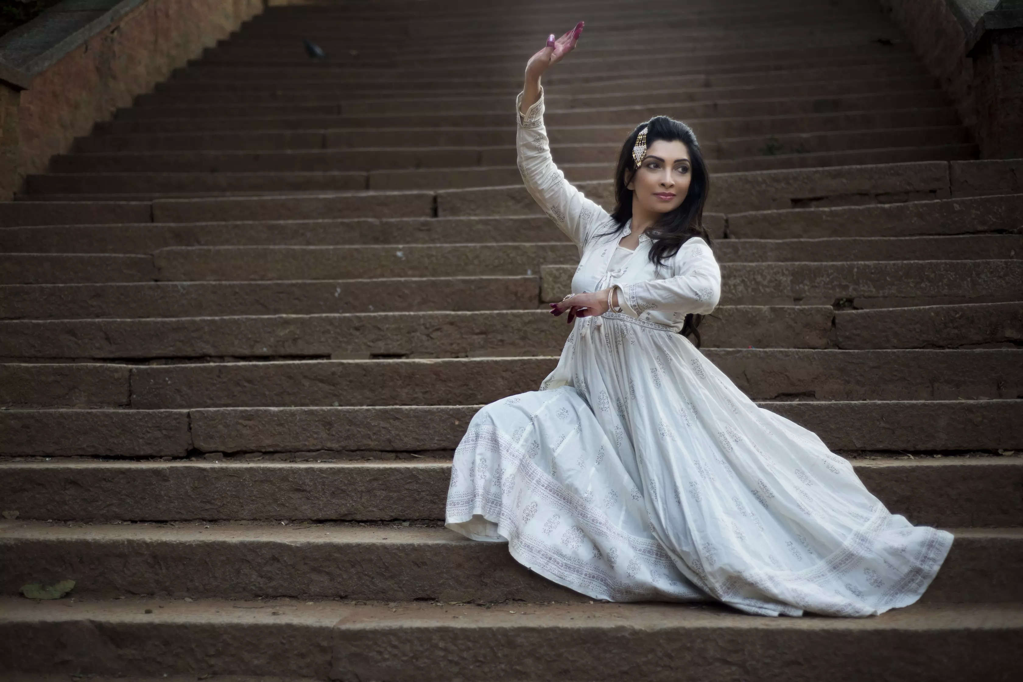 Anarkali and Indian Kurtas for Classical Kathak Dance Performances |  saree.com by Asopalav