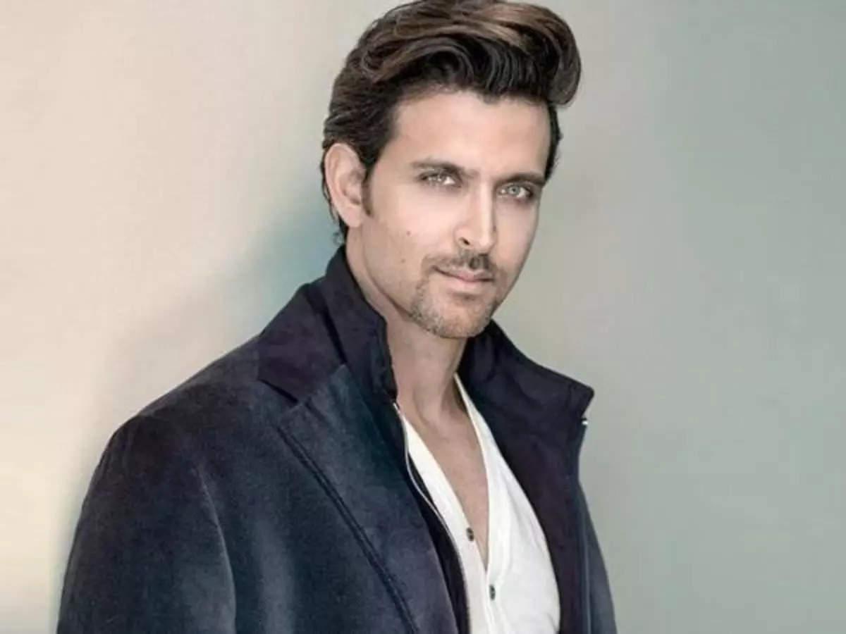 Did you know Hrithik Roshan was supposed to sing a line in Amitabh  Bachchan's song 'Mere Paas Aao'? | Hindi Movie News - Times of India