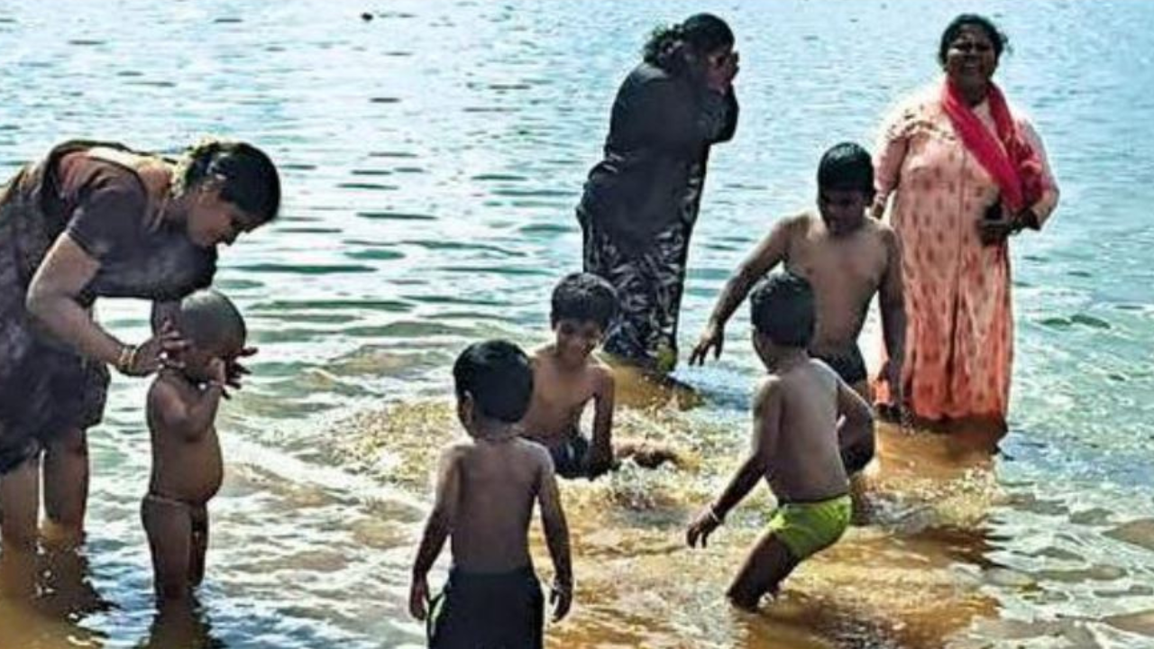 Devotees descended on the Triveni Sangama in droves on Saturday to take a dip in the waters, and subsequently took darshan of Lord Male Mahadeshwara on Saturday