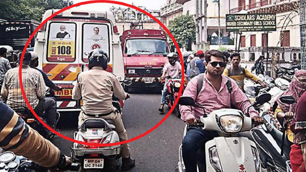 An ambulance & a firebrigade vehicle caught in the traffic jam