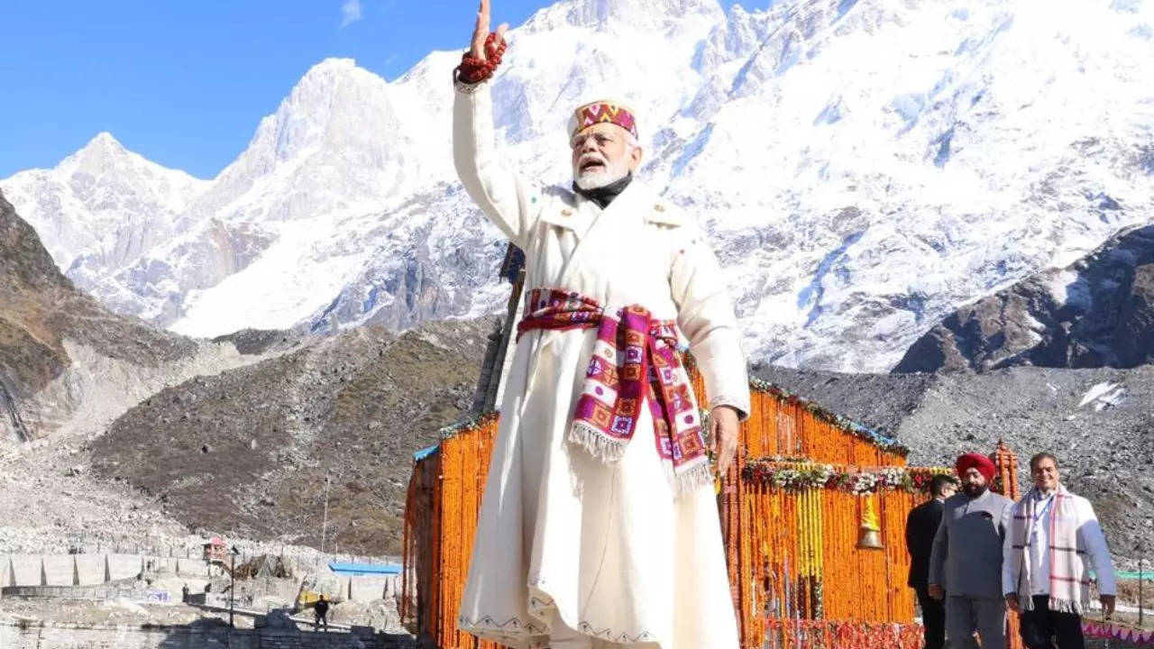 PM Modi offers prayers at Kedarnath temple, lays foundation stone ...